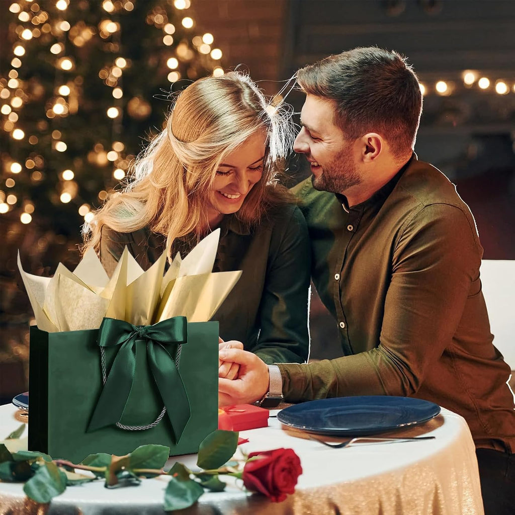 3-Pack Dark Green Christmas Gift Bags with Ribbon, Metallic Gold Tissue & Cards – Medium 28x20x10cm Paper Tote for Birthday, Xmas, Weddings & Holiday Presents