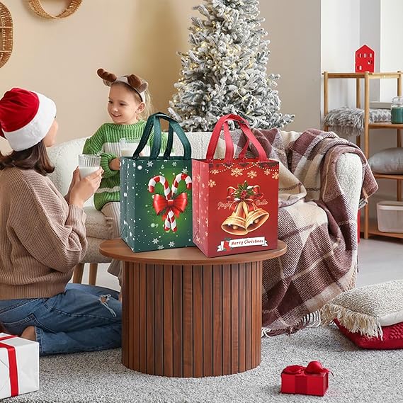 4-Pack Christmas Gift Bags with Handles – Large Red & Green Non-Woven Tote Bags with Bells & Candy Design, Reusable Xmas Gift Bags 26×21×12cm