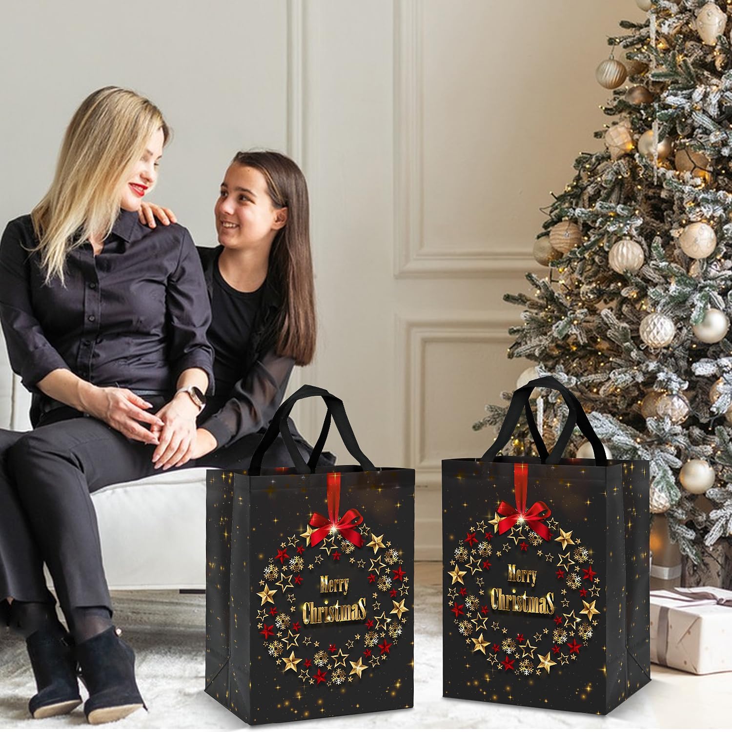 4 Pack Large Christmas Gift Bags – 41x30x18cm Reusable Gold & Black Non-Woven Xmas Bags for Presents – Elegant Star Garland Design, Durable & Waterproof Holiday Tote Bags for Gift Wrapping