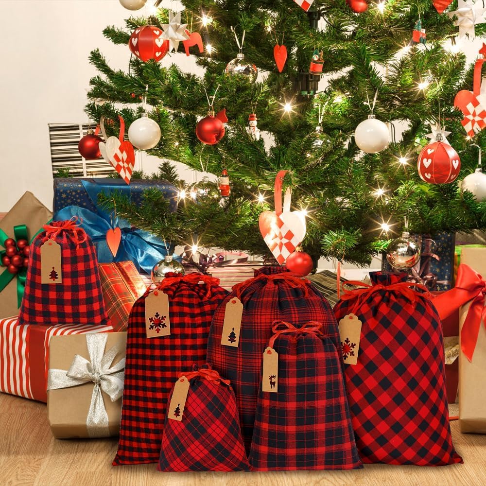 9 Pack Christmas Drawstring Gift Bags – Reusable Buffalo Plaid Fabric Wrapping Bags in 3 Sizes with Kraft Tags | Cotton & Linen Xmas Sacks for Holiday Presents, Party Supplies & Home Decorations